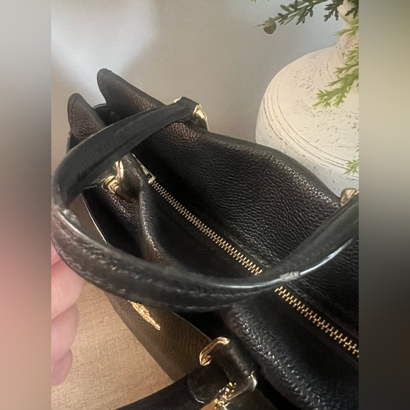 Coach Fulton Satchel - Picture 7 of 13